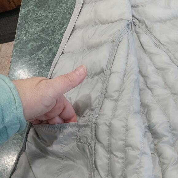 32 Degree Heat Women’s Full Zip Puffer Vest Gray Medium, Soft Lightweight Euc - Picture 12 of 13